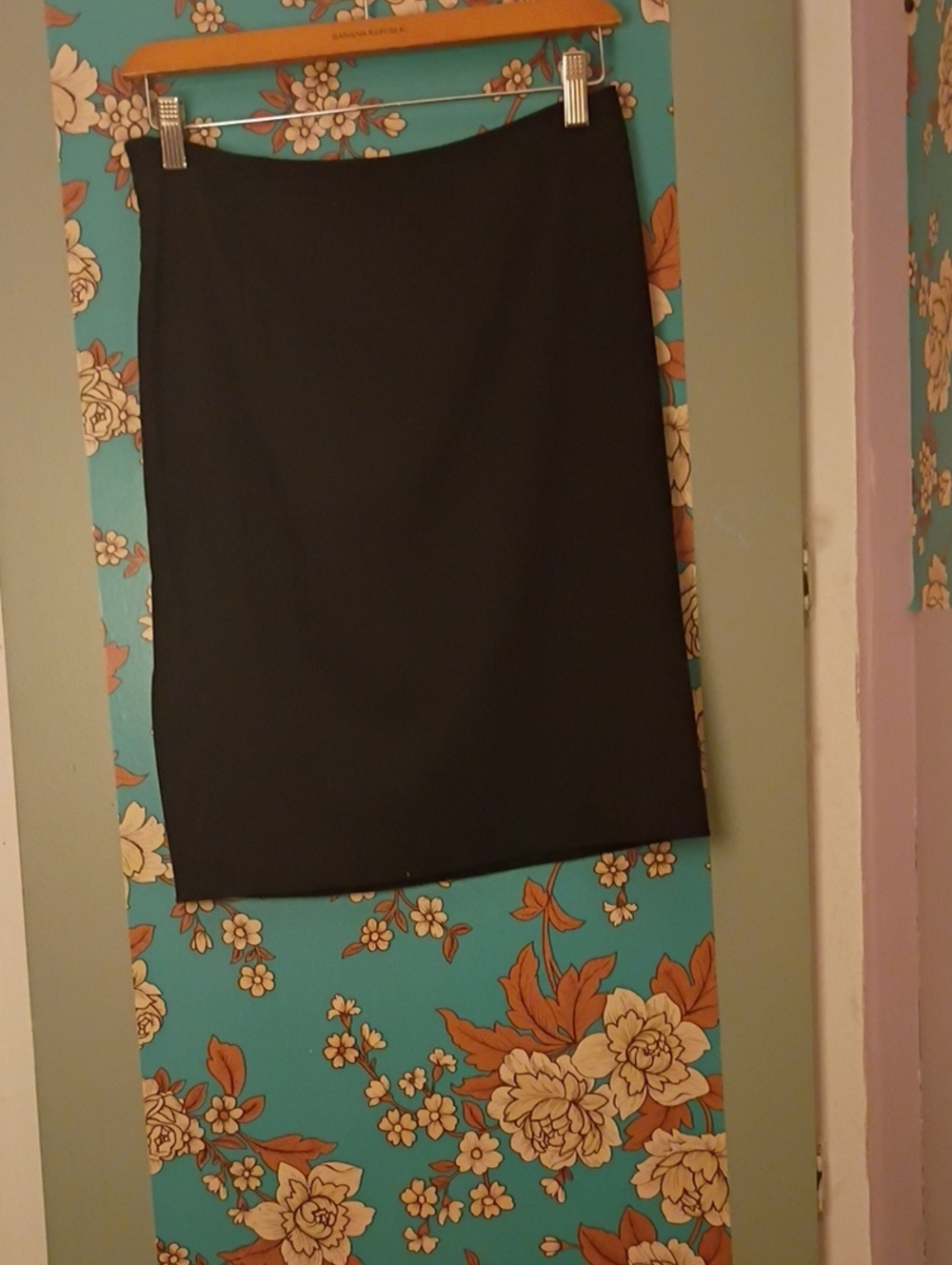 French Connection Classic Black Pencil Skirt - Women's SZ 4